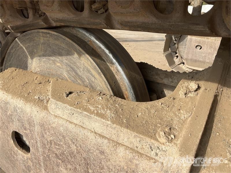 Komatsu PC210LCI-11 履带挖掘机