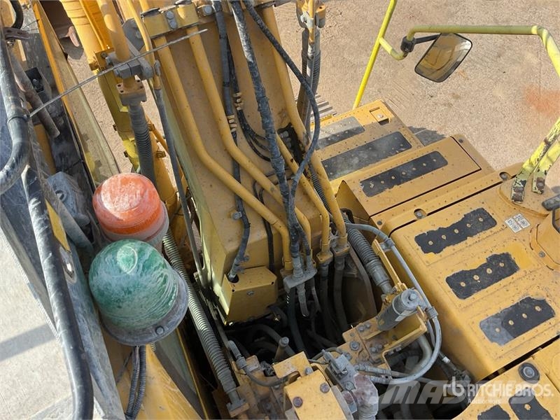 Komatsu PC210LCI-11 履带挖掘机