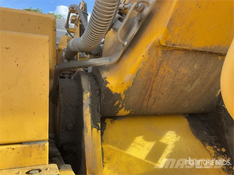 Komatsu PC210LCI-11 履带挖掘机
