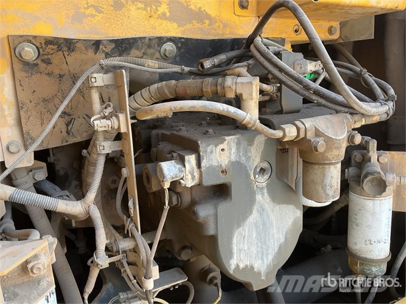 Komatsu PC210LCI-11 履带挖掘机