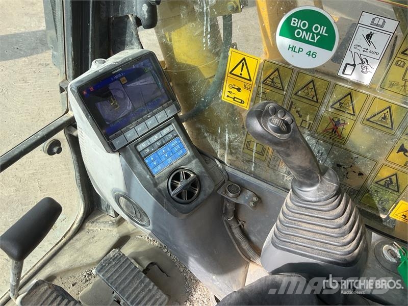 Komatsu PC210LCI-11 履带挖掘机