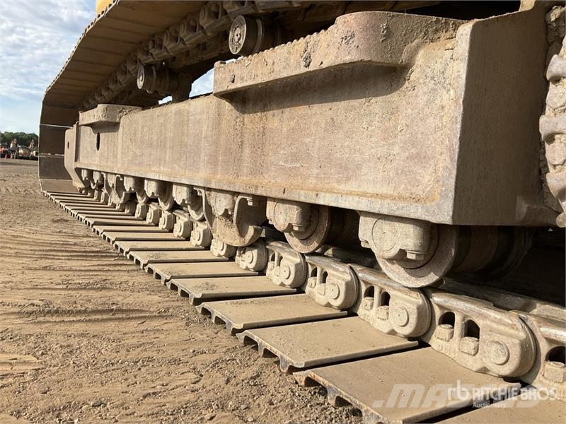Komatsu PC210LCI-11 履带挖掘机