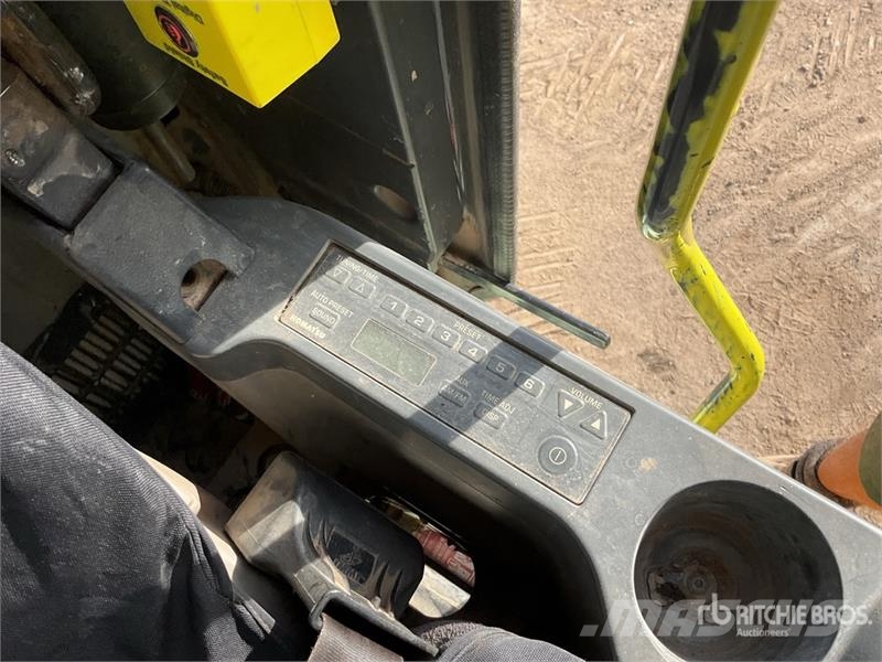 Komatsu PC210LCI-11 履带挖掘机