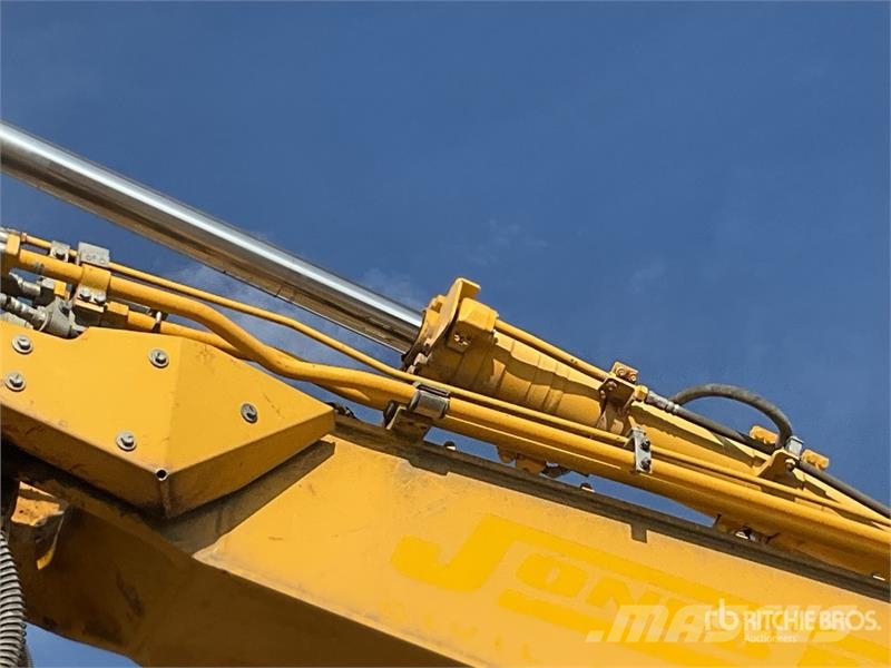 Komatsu PC210LCI-11 履带挖掘机