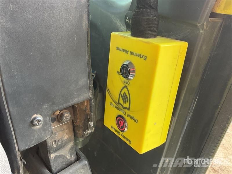 Komatsu PC210LCI-11 履带挖掘机