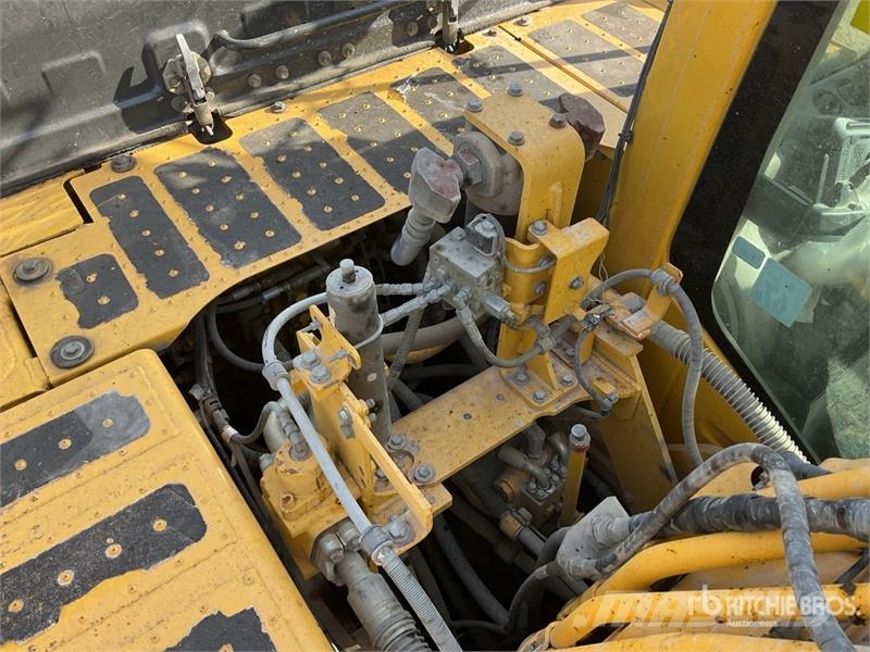 Komatsu PC210LCI-11 履带挖掘机