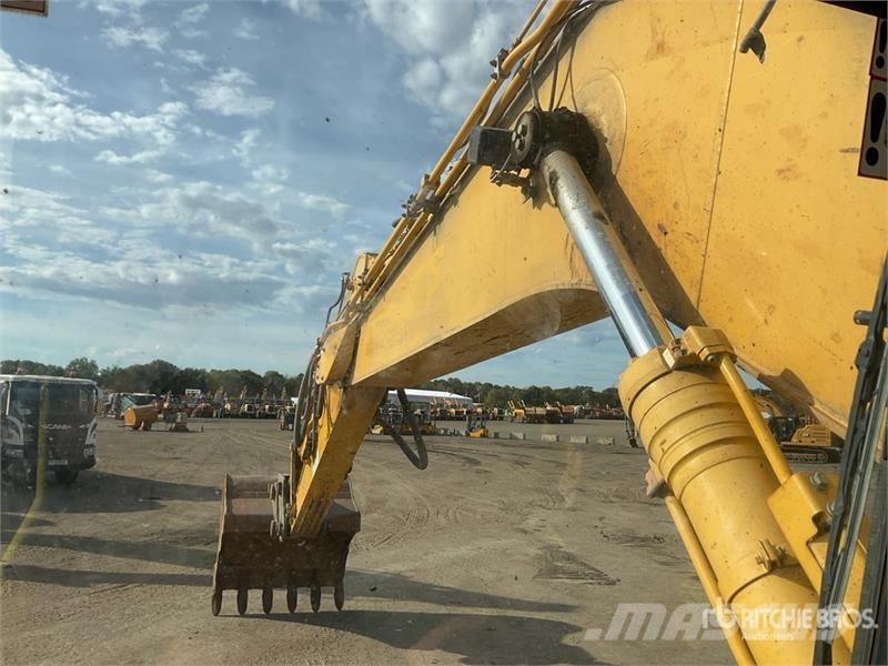 Komatsu PC210LCI-11 履带挖掘机