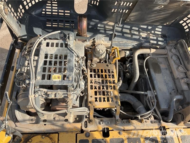 Komatsu PC210LCI-11 履带挖掘机