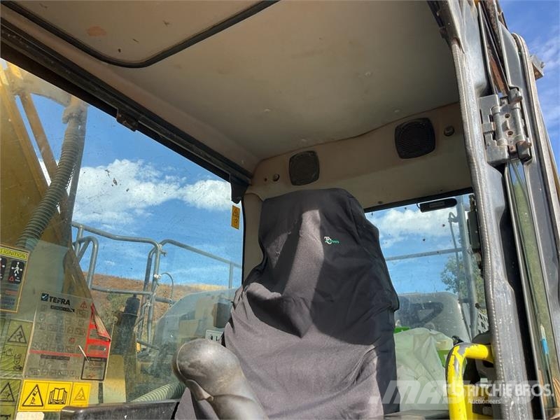 Komatsu PC210LCI-11 履带挖掘机