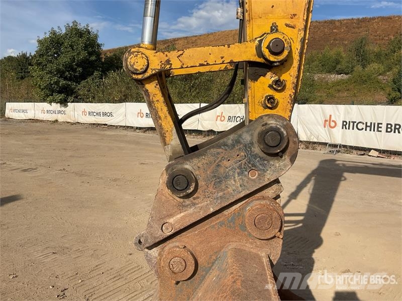 Komatsu PC210LCI-11 履带挖掘机