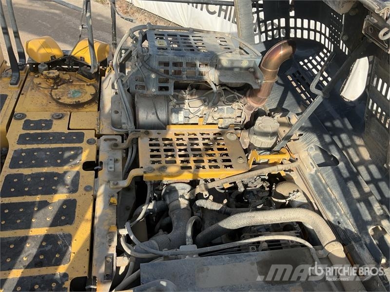 Komatsu PC210LCI-11 履带挖掘机