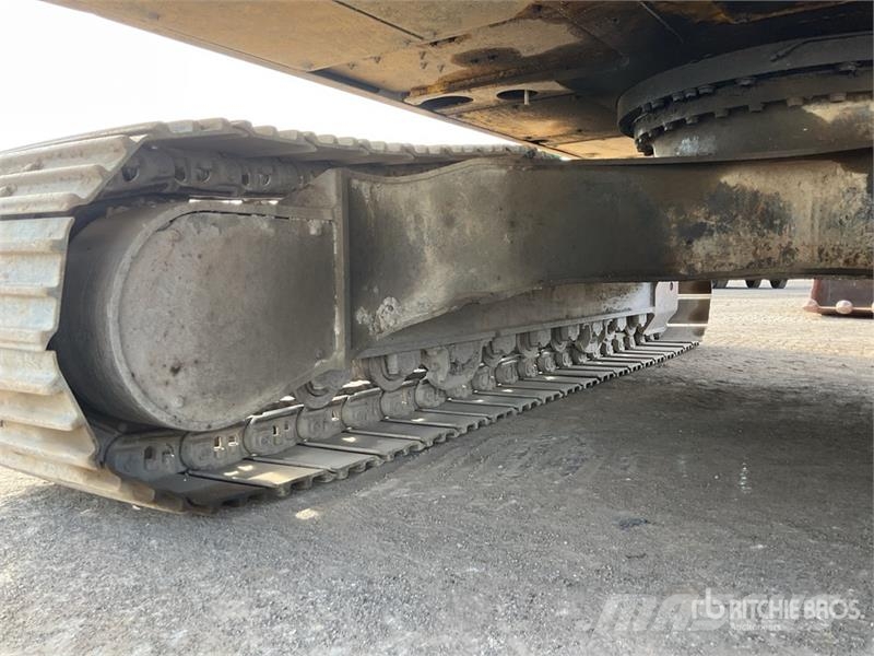 Komatsu PC210LCI-11 Tracked Excavator Crawler excavators