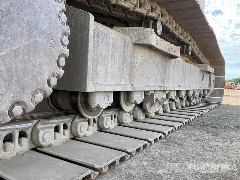 Komatsu PC210LCI-11 Tracked Excavator Crawler excavators