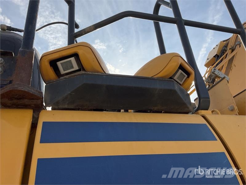 Komatsu PC210LCI-11 Tracked Excavator Crawler excavators