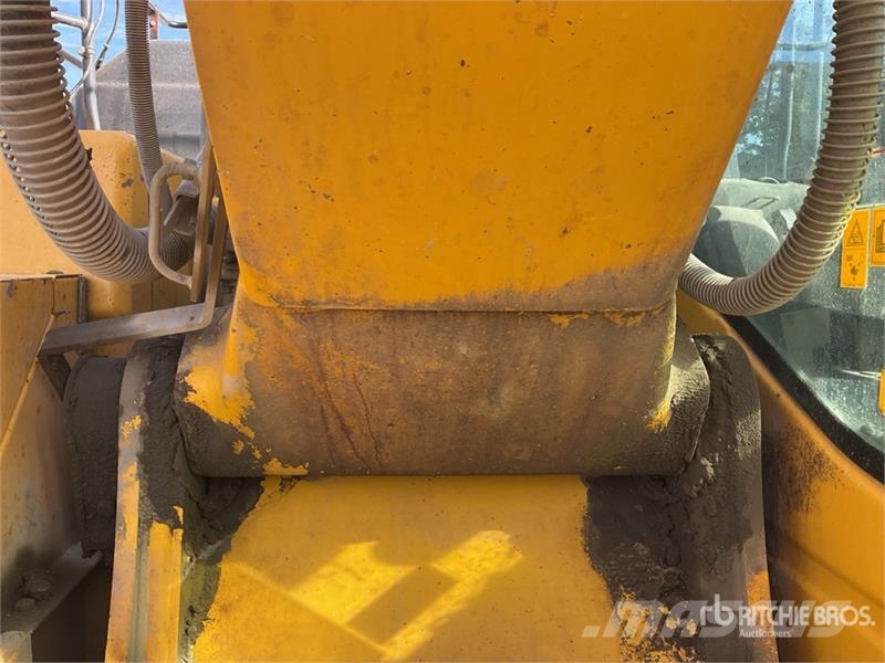 Komatsu PC210LCI-11 Tracked Excavator Crawler excavators