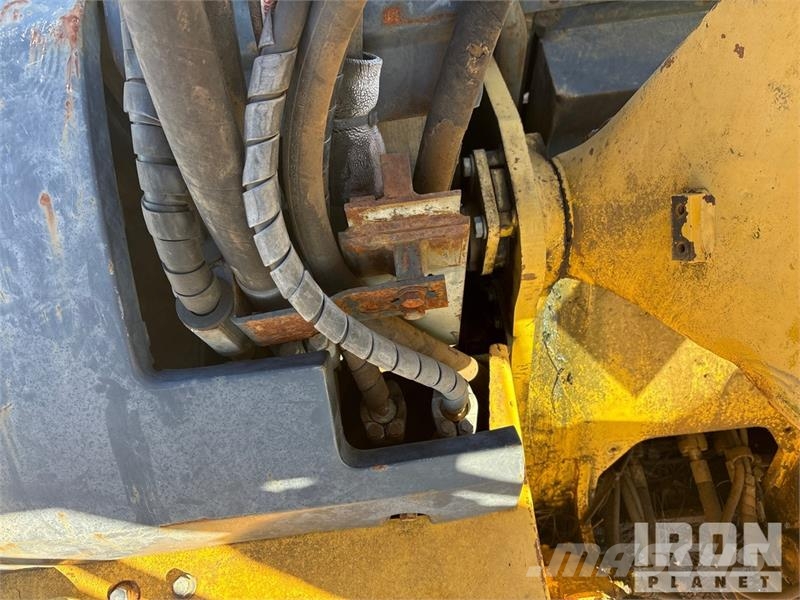 Komatsu PC228ULSC-3NO Tracked Excavator Escavadoras de rastos