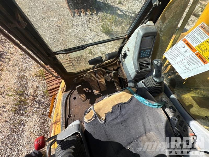 Komatsu PC228ULSC-3NO Tracked Excavator Escavadoras de rastos