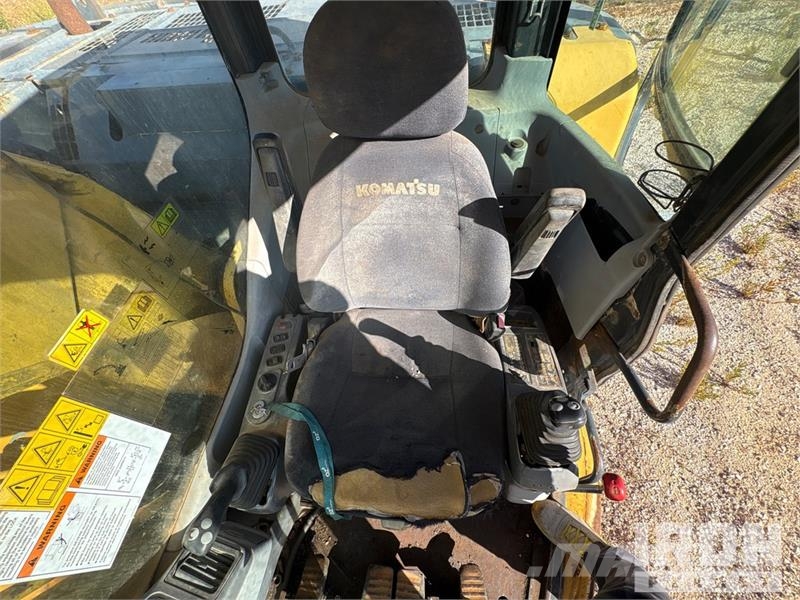 Komatsu PC228ULSC-3NO Tracked Excavator Escavadoras de rastos