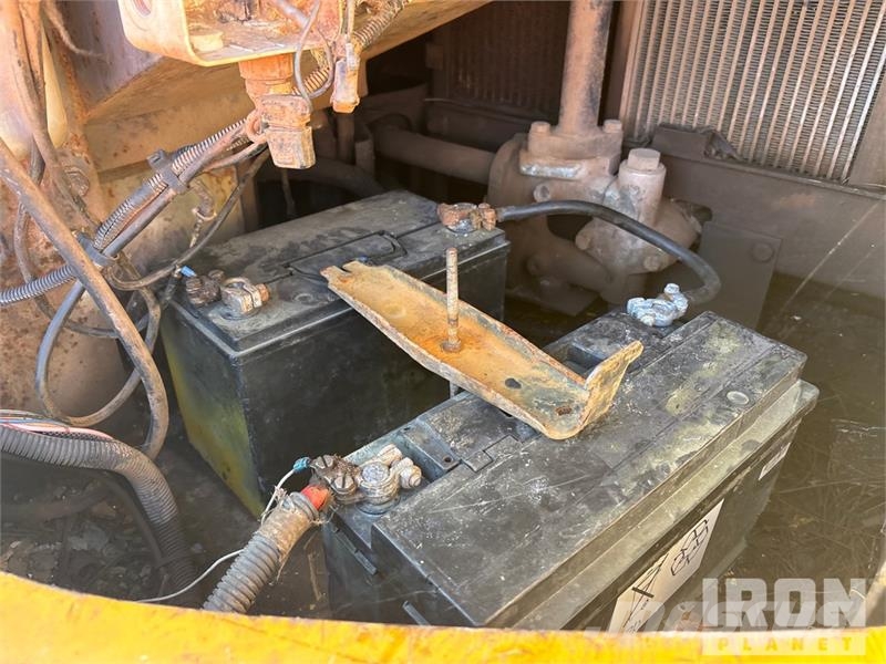Komatsu PC228ULSC-3NO Tracked Excavator Escavadoras de rastos