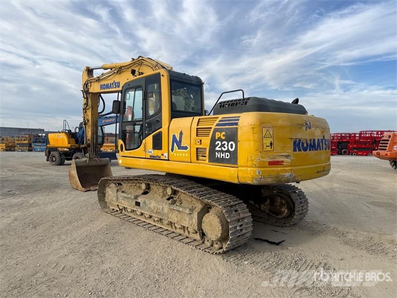 Komatsu PC230NHD-8 Tracked Excavator 大型油圧ショベル12t以上(パワーショベル・ユンボ)