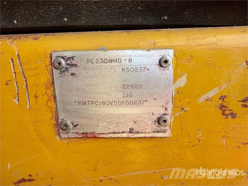 Komatsu PC230NHD-8 Tracked Excavator 大型油圧ショベル12t以上(パワーショベル・ユンボ)