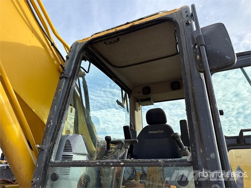 Komatsu PC230NHD-8 Tracked Excavator 大型油圧ショベル12t以上(パワーショベル・ユンボ)