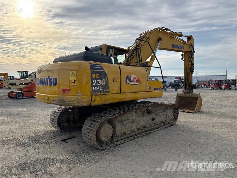 Komatsu PC230NHD-8 Tracked Excavator Paletli ekskavatörler