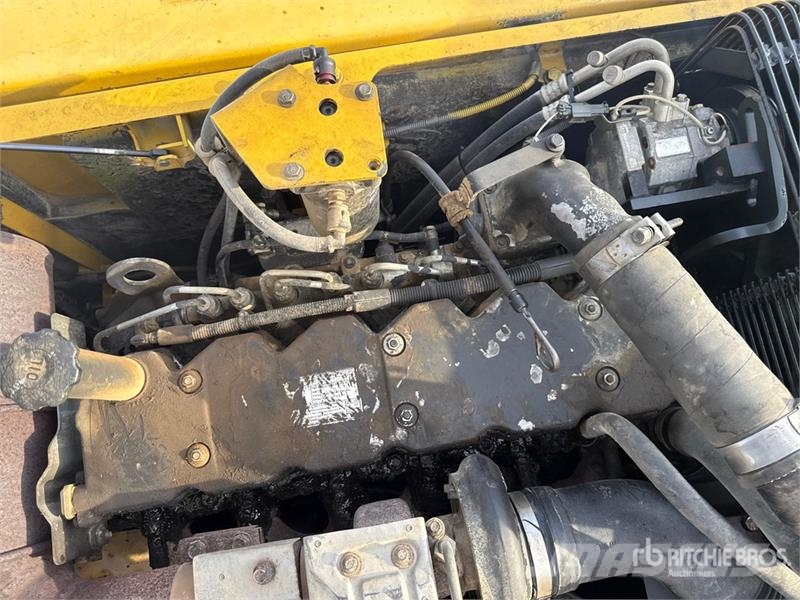 Komatsu PC230NHD-8 Tracked Excavator 大型油圧ショベル12t以上(パワーショベル・ユンボ)
