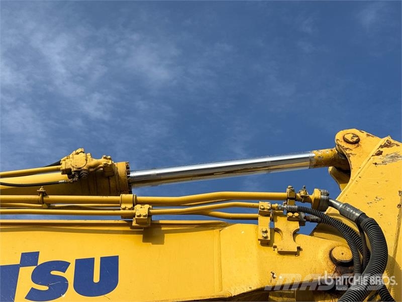Komatsu PC230NHD-8 Tracked Excavator 大型油圧ショベル12t以上(パワーショベル・ユンボ)