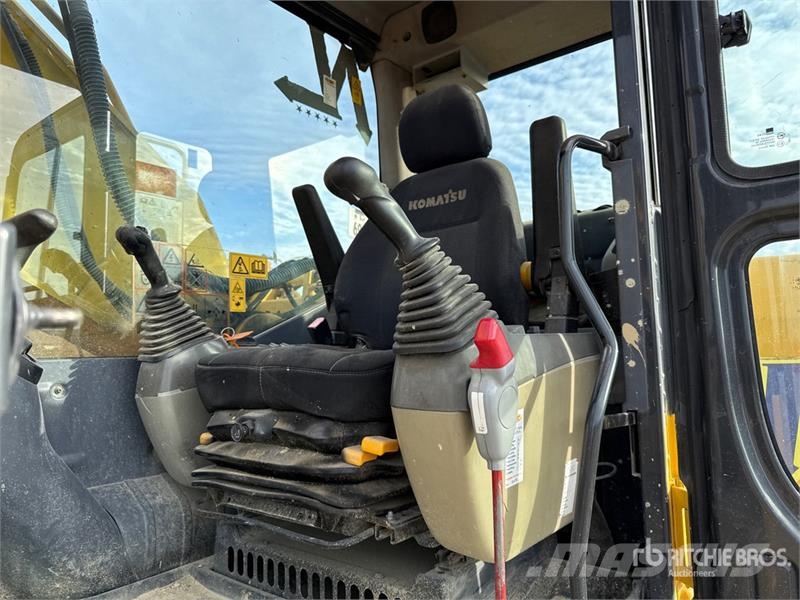 Komatsu PC230NHD-8 Tracked Excavator 大型油圧ショベル12t以上(パワーショベル・ユンボ)