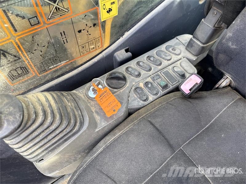 Komatsu PC230NHD-8 Tracked Excavator 大型油圧ショベル12t以上(パワーショベル・ユンボ)