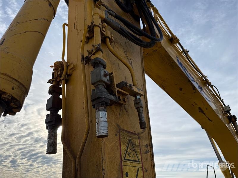 Komatsu PC230NHD-8 Tracked Excavator 大型油圧ショベル12t以上(パワーショベル・ユンボ)