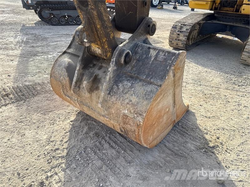 Komatsu PC230NHD-8 Tracked Excavator 大型油圧ショベル12t以上(パワーショベル・ユンボ)