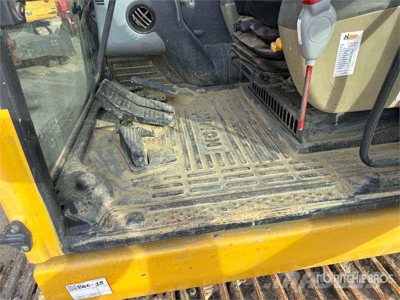 Komatsu PC230NHD-8 Tracked Excavator 大型油圧ショベル12t以上(パワーショベル・ユンボ)