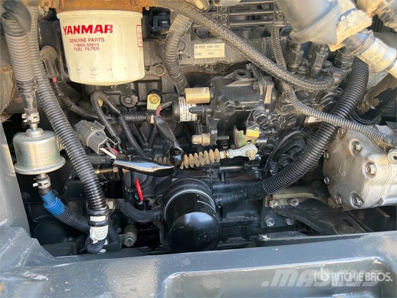 Komatsu PC50MR-2 Miniekskavaatorid < 7 t