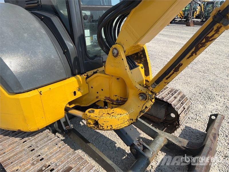 Komatsu PC50MR-2 Miniekskavaatorid < 7 t