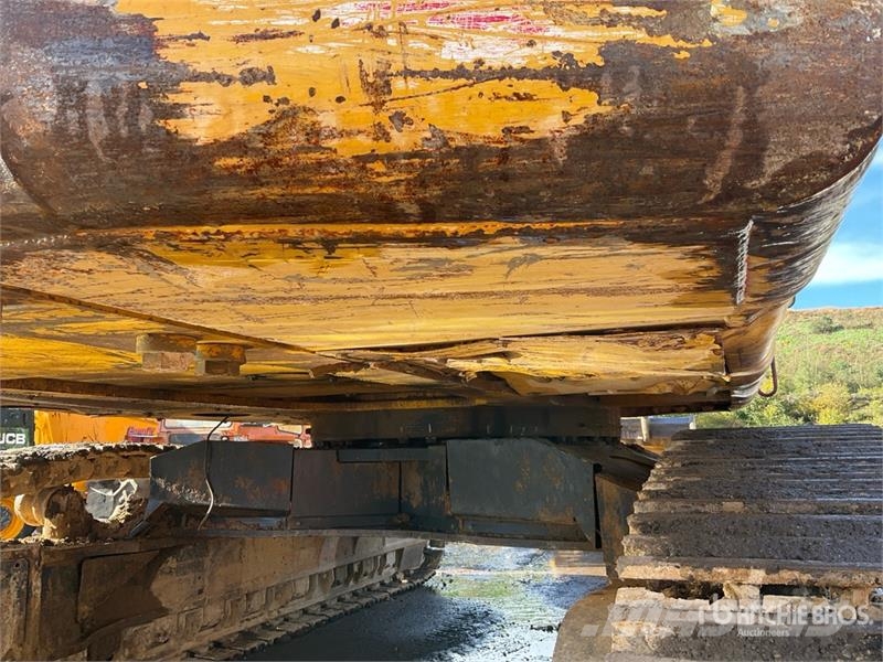 Komatsu PC600 Tracked Excavator Lánctalpas kotrók