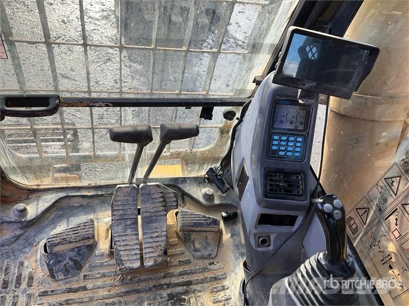 Komatsu PC600 Tracked Excavator Lánctalpas kotrók
