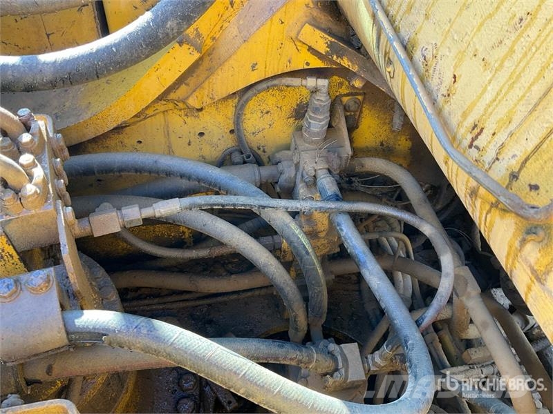 Komatsu PC600 Tracked Excavator Lánctalpas kotrók