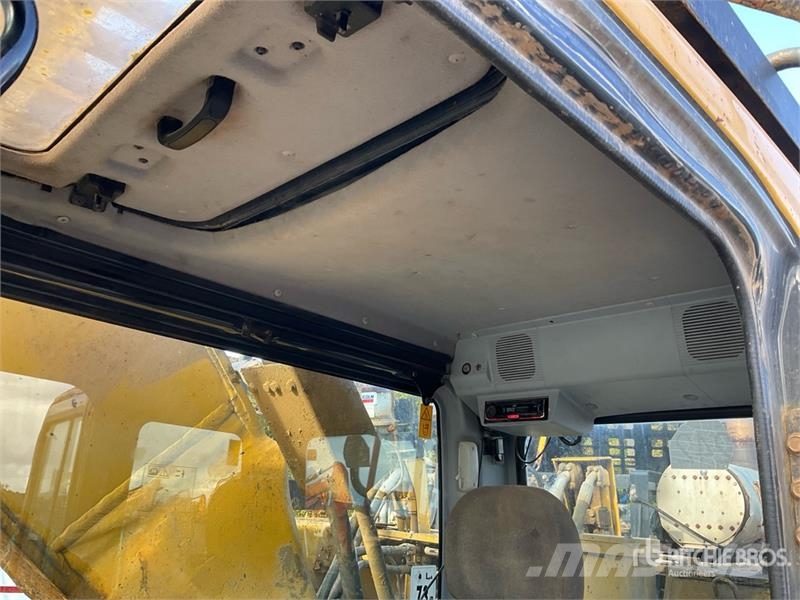 Komatsu PC600 Tracked Excavator Lánctalpas kotrók