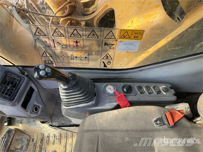 Komatsu PC600 Tracked Excavator Lánctalpas kotrók