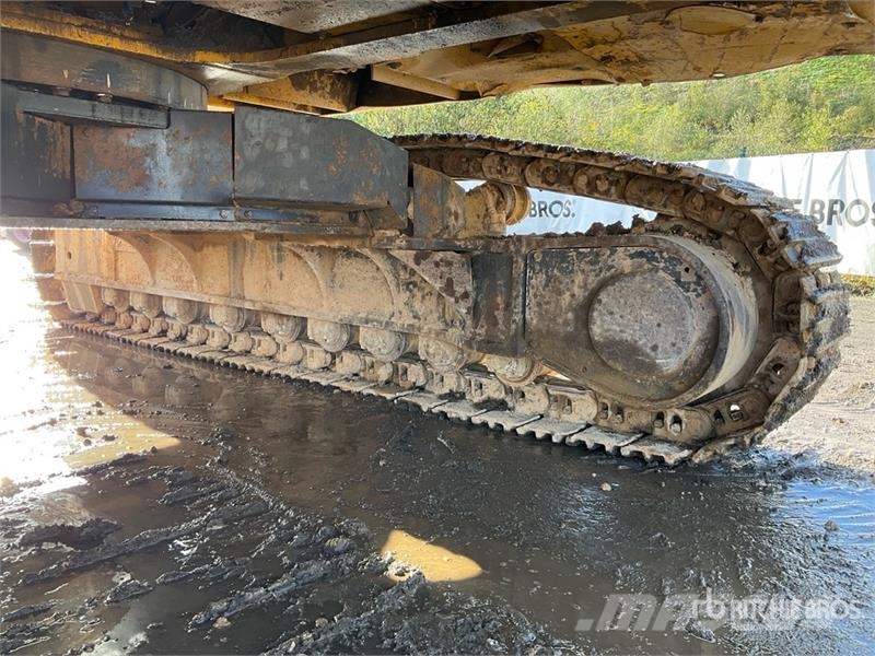 Komatsu PC600 Tracked Excavator Lánctalpas kotrók