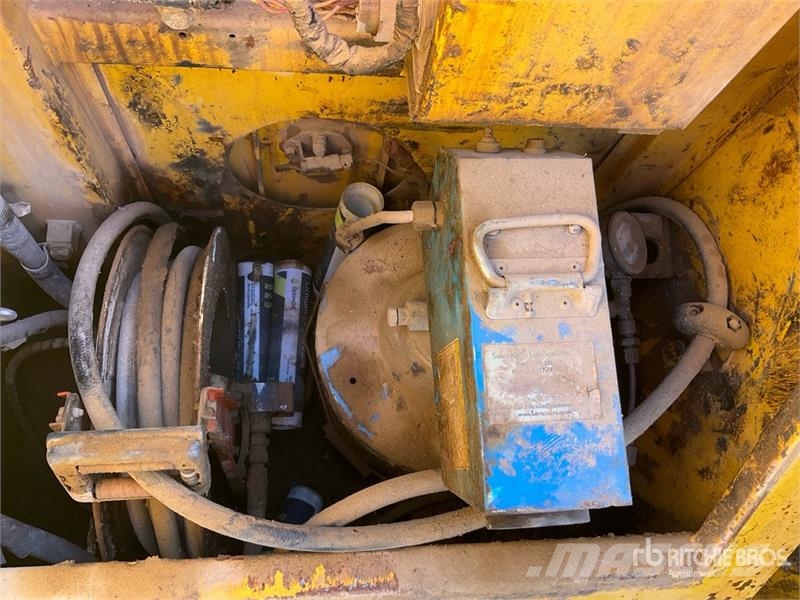 Komatsu PC600LC-8 Crawler excavators
