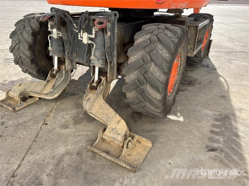 Komatsu PW118MR-11 Pelle Sur Pneus Wheel Excavator Pyöräkaivukoneet