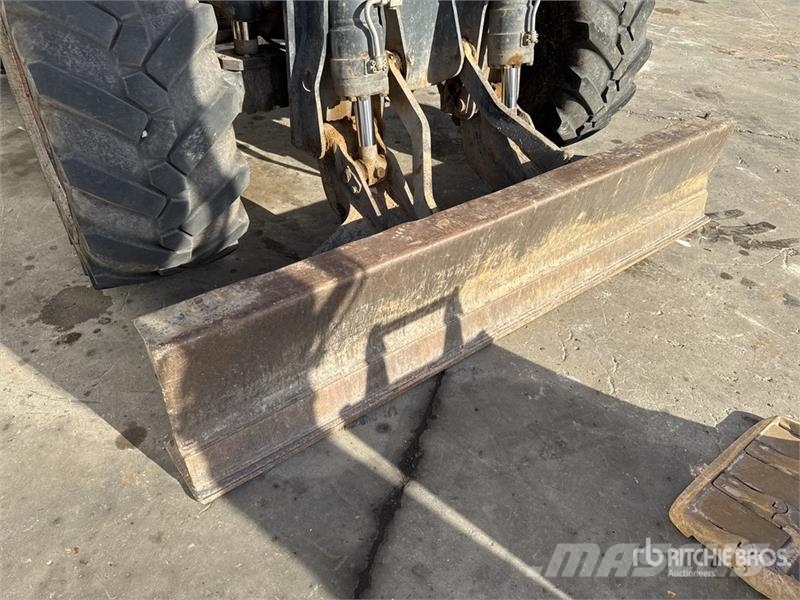 Komatsu PW118MR-11 Pelle Sur Pneus Wheel Excavator Pyöräkaivukoneet