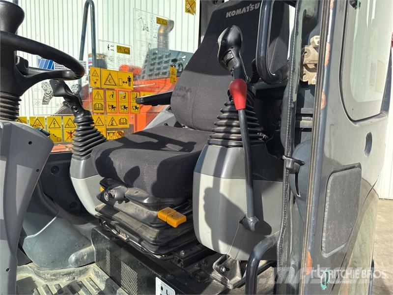Komatsu PW118MR-11 Pelle Sur Pneus Wheel Excavator Pyöräkaivukoneet