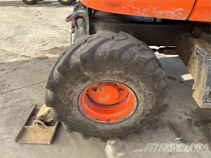Komatsu PW118MR-11 Pelle Sur Pneus Wheel Excavator Pyöräkaivukoneet