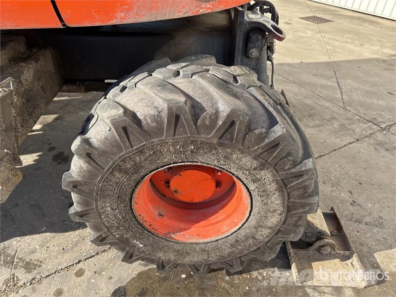 Komatsu PW118MR-11 Pelle Sur Pneus Wheel Excavator Pyöräkaivukoneet