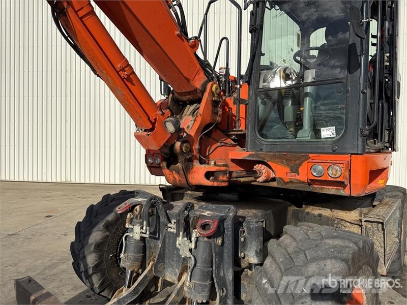Komatsu PW118MR-11 Pelle Sur Pneus Wheel Excavator Pyöräkaivukoneet
