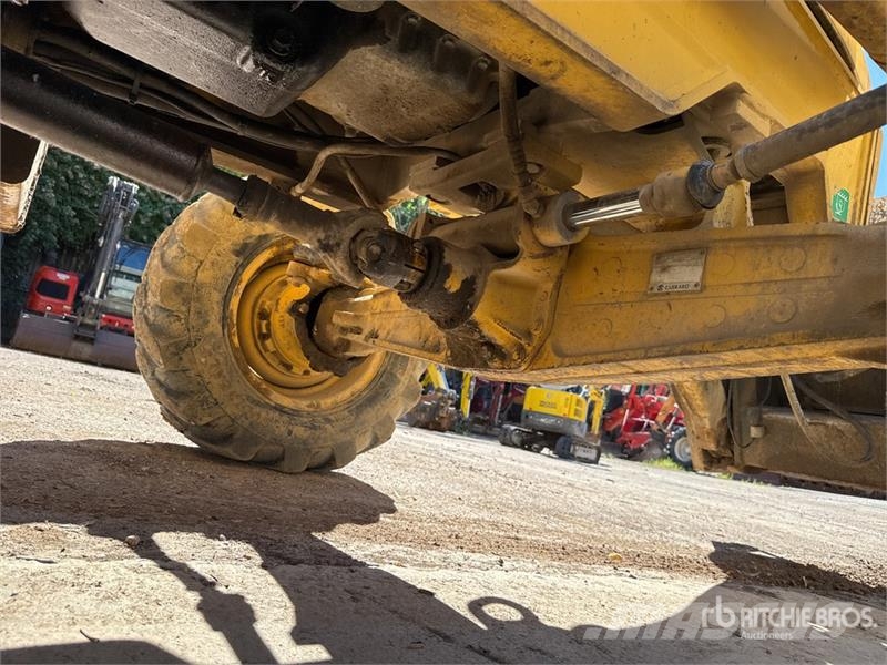 Komatsu PW97R-2 Backhoe Loader Backhoe loaders